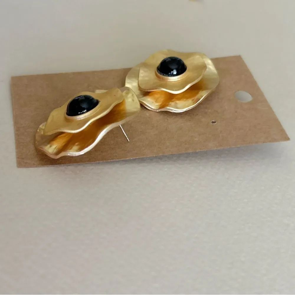Gold and Black Statement Earrings N1534